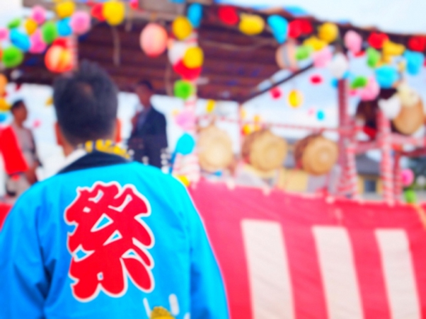 はっぴとはお祭りなどで着る上着のこと！漢字や名前の由来、歴史を解説